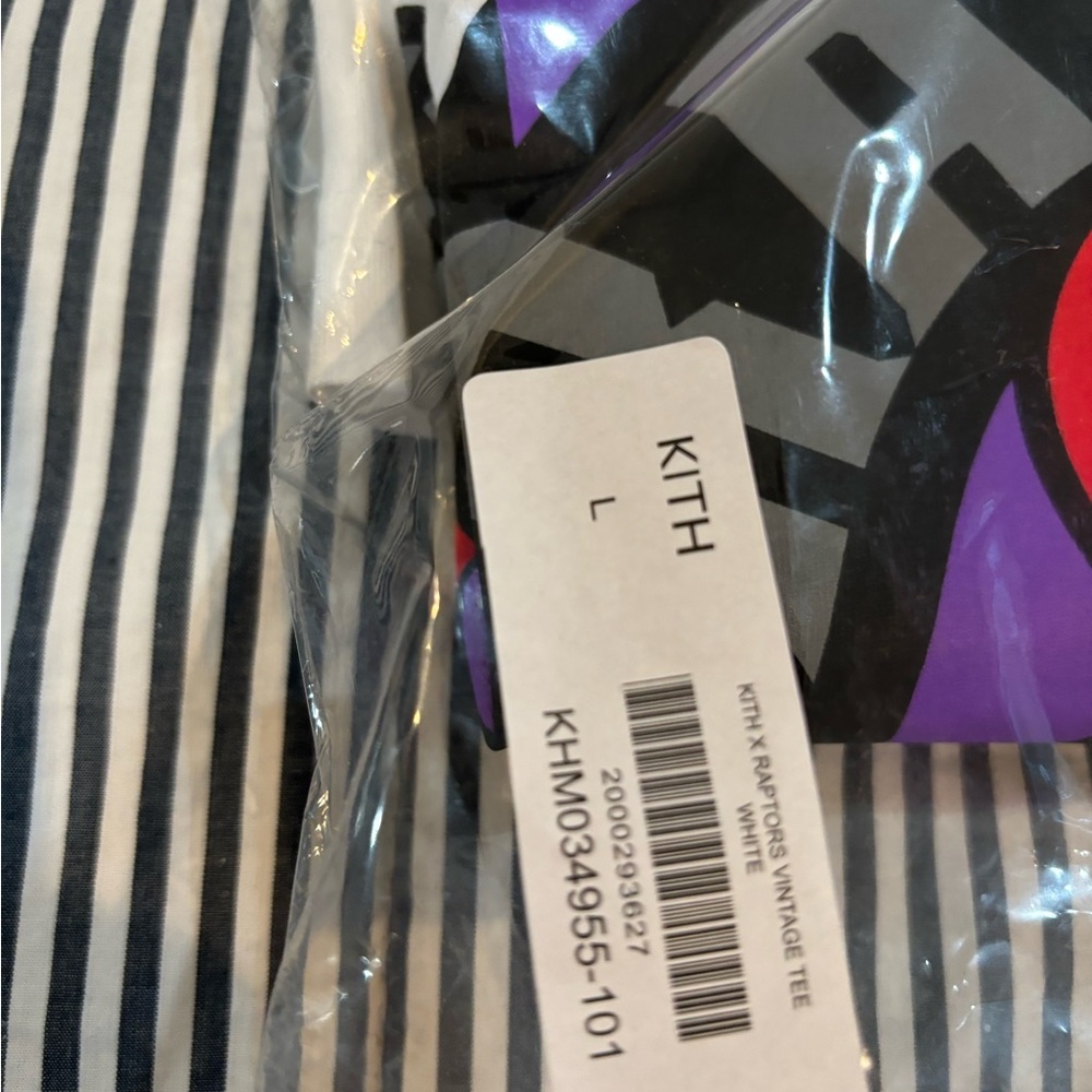 Kith Toronto Raptors T - Picture 2 of 2